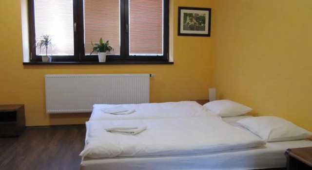 Penzion Vinařský dvorek, Prenota Hotel Hotel a Moravia meridionale con parcheggio, Parcheggio