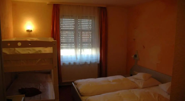 Четырёхместный номер Standard Hotel Krone