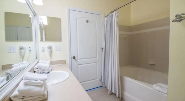 William's Runaway Beach Condo, Varaa Huoneisto Hotellit Kissimmee pysäköinnillä, Pysäköinti