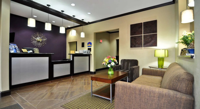 Best Western Giddings Inn & Suites, 预订 酒店 吉丁斯 得克萨斯州
