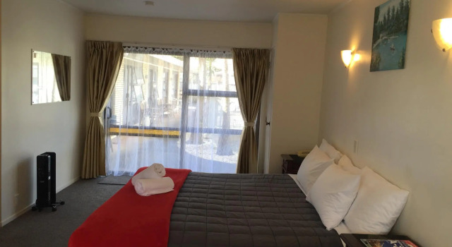 Студия Dukes Midway Lodge