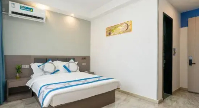 Двухместный люкс Business Xiangshan Xilai Homestay (People's Square Subway Dancheng Station)