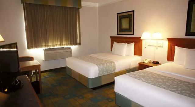 Четырёхместный номер Standard La Quinta by Wyndham Round Rock North