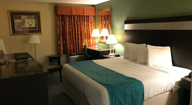 Двухместный номер Standard Howard Johnson by Wyndham Newark Airport