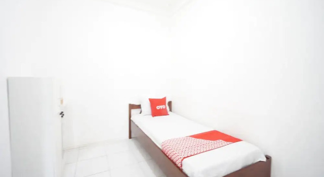OYO 93682 Blessing's Kediri Homestay Syariah