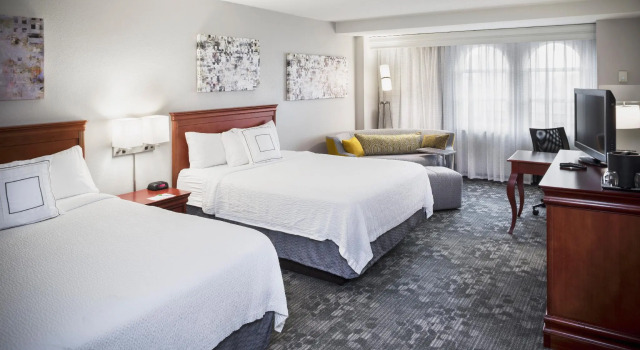Четырёхместный номер Standard Courtyard by Marriott Norfolk Downtown