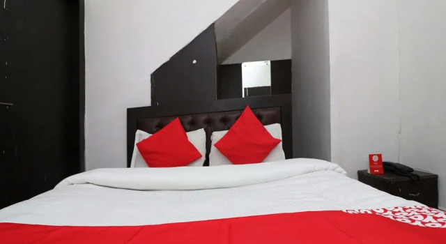 OYO 22977 Hotel Alpine, Varaa Hotelli Thanesar Haryana