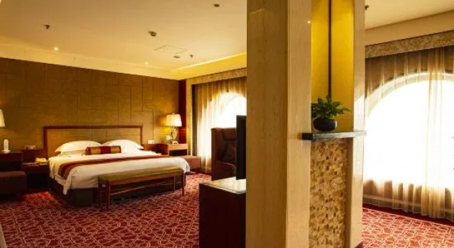 Люкс Executive Huayang Plaza Hotel