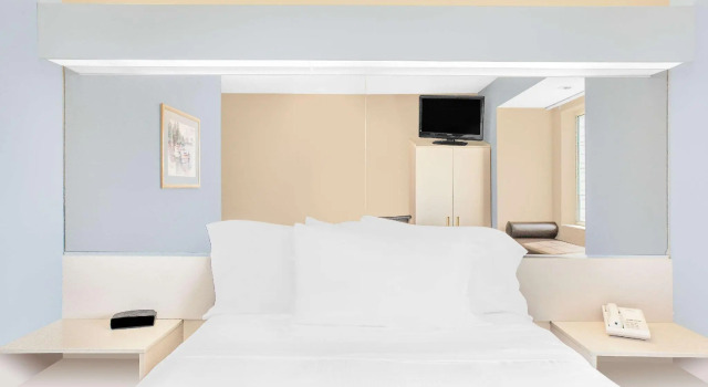 Двухместный номер Standard AmericInn by Wyndham Clear Lake