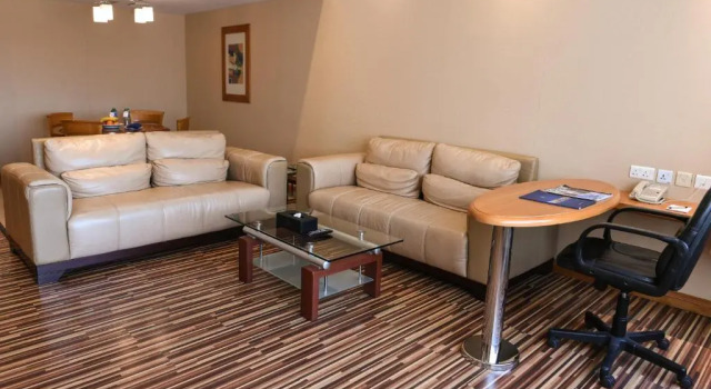 Люкс Executive Juffair Grand Hotel