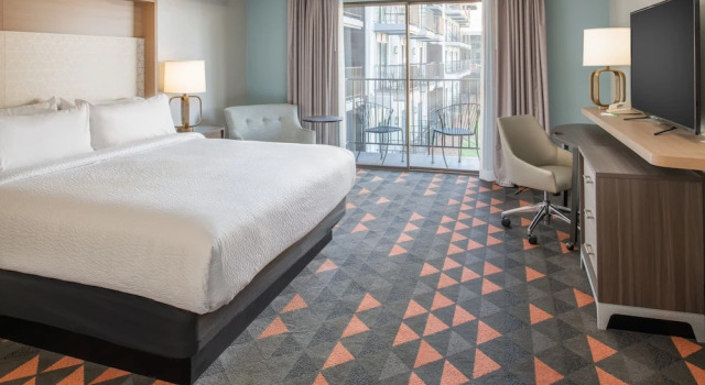 Двухместный номер Premium с балконом и с видом на внутренний двор Holiday Inn Portland - Columbia Riverfront by IHG