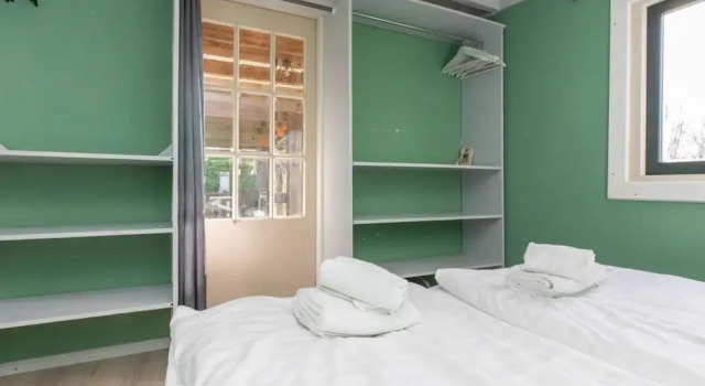 Romantic Holiday Home With Garden, Book Vacation Home Vlissingen 