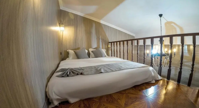 Трёхместный семейный номер Standard с видом на внутренний двор Laoshan Swan Castle Vacation Garden B&B