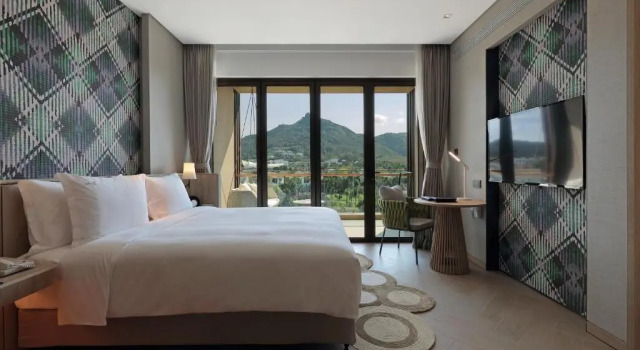 Номер Premier Holiday Inn Resort Qionghai Guantang by IHG