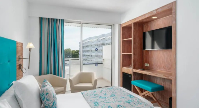 Двухместный номер Standard seafront Alua Gran Camp de Mar
