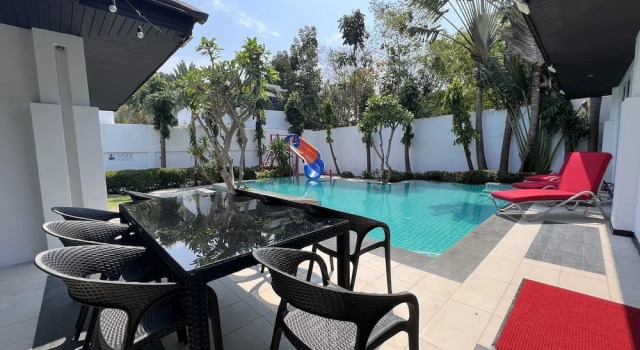Pool Villa Luxury с 4 комнатами Hollywood Pool Villa Jomtien Pattaya