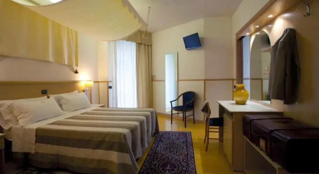 Трёхместный номер Standard с частичным видом на море Hotels Vidi Miramare & Delfino