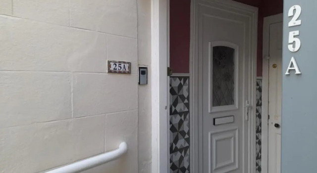 Charming Eyemouth 1-bed Apt, Sleeps 2 Near Beach, Забронировать Отель Отели Шотландских границ с парковкой, Парковка