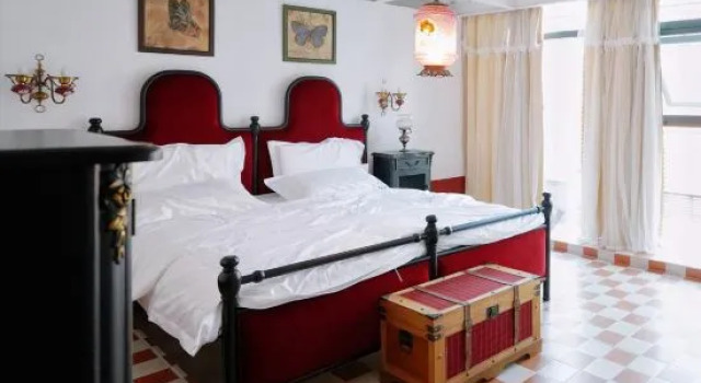 Люкс Premier Desert Island Rose Antique Homestay (Leshan Shihao Plaza High-speed Railway Station)