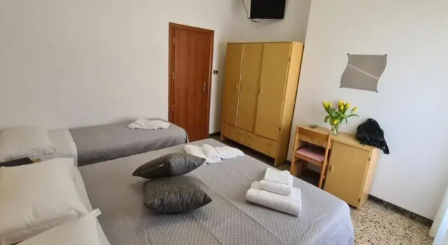 Трёхместный номер Standard Hotel Astoria