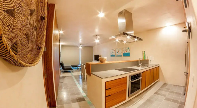 Amazing Ocean View 2BR condo in wonderful location of PDC, Забронировать Апартаменты/квартира Отели Плая-дель-Кармен с парковкой, рядом с Пляжный клуб Mamitas, Парковка