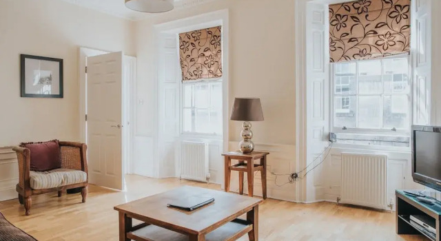 Апартаменты Classic Reizand Apartments, Young St
