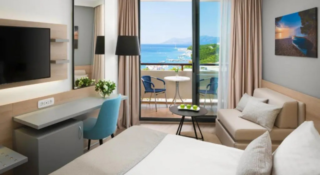 Номер Superior с балконом и с частичным видом на море Valamar Meteor Hotel