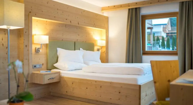 Двухместный номер Comfort с балконом и с красивым видом из окна Dolomites Nature Hotel Vigilerhof