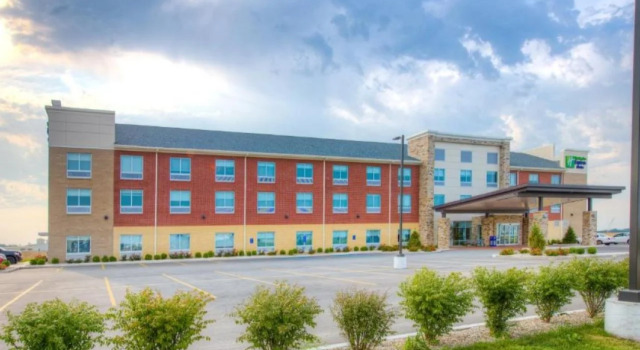 Holiday Inn Express & Suites Remington by IHG, Book Hotel Hoteller i Remington med morgenmad, Morgenmad