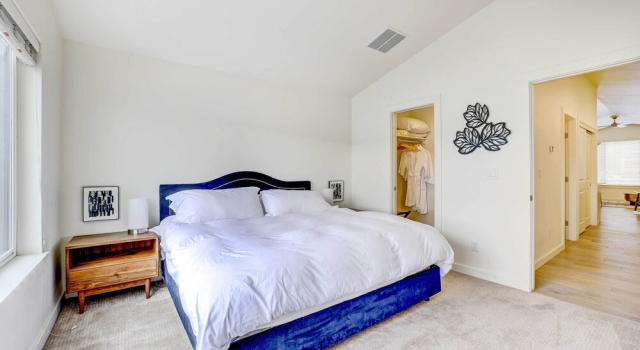 Апартаменты Beautiful Townhome - Steps to Downtown Boise