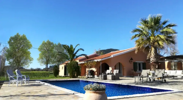 Коттедж с 3 комнатами Corfu Golf Countryhouse