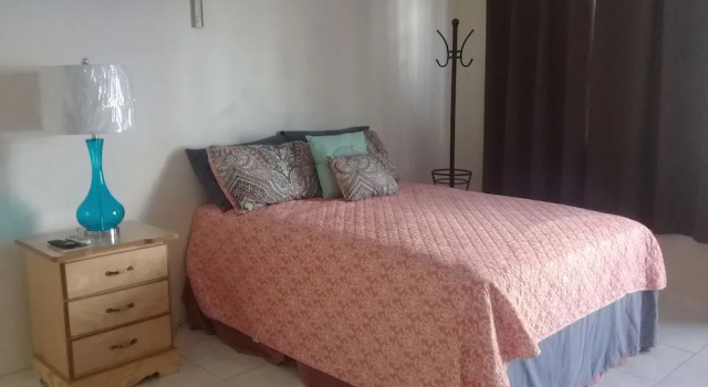 Kensington 212 Suite, Prenota Hotel Kingston Giamaica