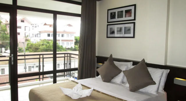 Premier cameră cu balcon One Crescent Place Hotel