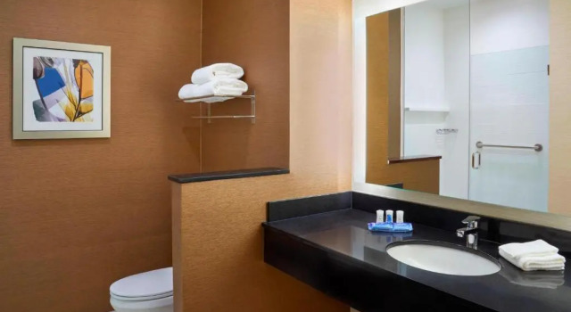 Номер Standard Fairfield by Marriott Niagara Falls