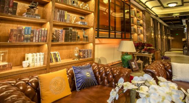 Zheka Hotel (Jiaozhou Commercial Building Northern International Trade Store), Boek Hotel Hotels in Shandong met parkeren, Parkeren