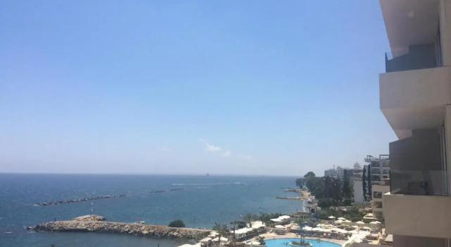 Апартаменты с 3 комнатами с видом на море Gulf Palace Apartments