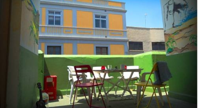 Lua Lua Hostel Las Palmas, Забронировать Хостел Хостелы Лас-Пальмас-де-Гран-Канария, рядом с Музей науки и техники, Хостел