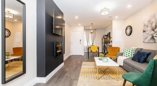 Luxury 1 BR With King Bed - Near Byward Market, Varaa Hotelli Ottawa 
