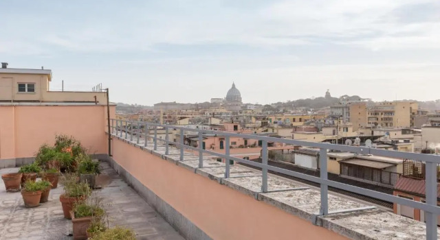 Апартаменты Top Floor Apt with Rooftop Terrace near St. Peter
