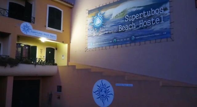 Supertubos Beach Hostel, Book Hostel Hotels in Centro with a Pool, Swimming Pool