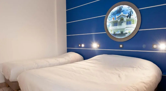 Трёхместный номер Standard Hôtel Le Dauphin