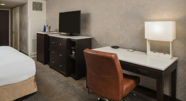 Номер Standard The Saratoga Hilton