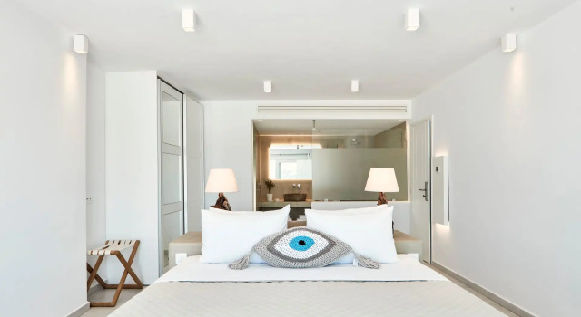 Люкс с видом на море Manoulas Beach Mykonos Resort