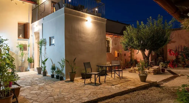 Sappho 3-bedroom House, Забронировать Дом для отпуска Коттеджи Ханья, Коттедж
