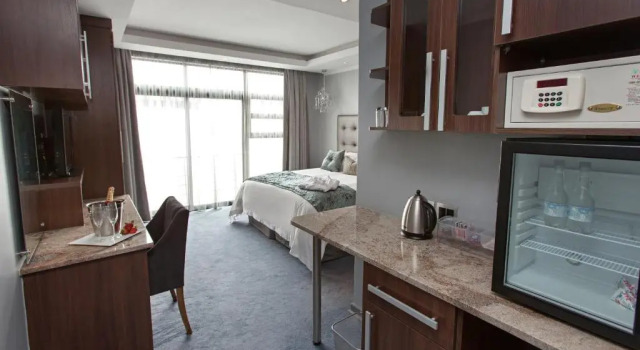 Двухместный номер Classic Blue Diamond Boutique Hotel