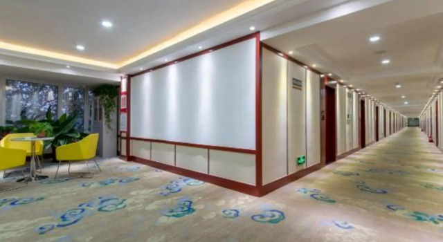 Super 8 by Wyndham Weifang Ba Jiu Hospital Qingping Road, Prenota Hotel Hotel a Shandong con parcheggio, Parcheggio