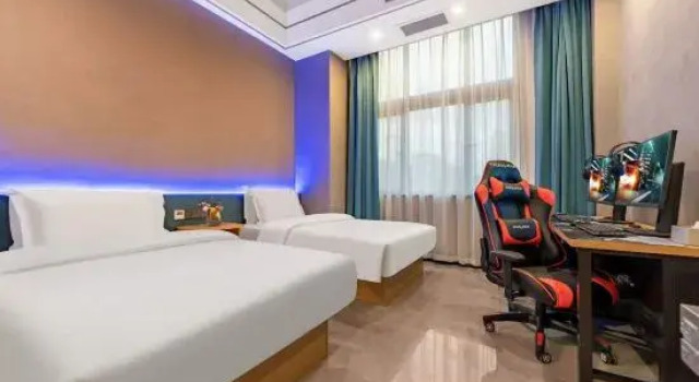 Кровать в общем номере (мужской номер) S·Esportshotel