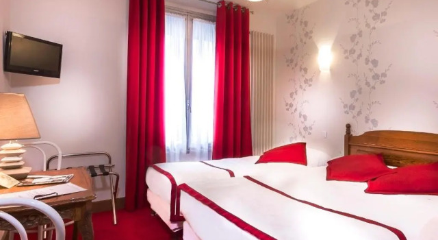 Трёхместный номер Standard Hotel Le Clos dAlésia