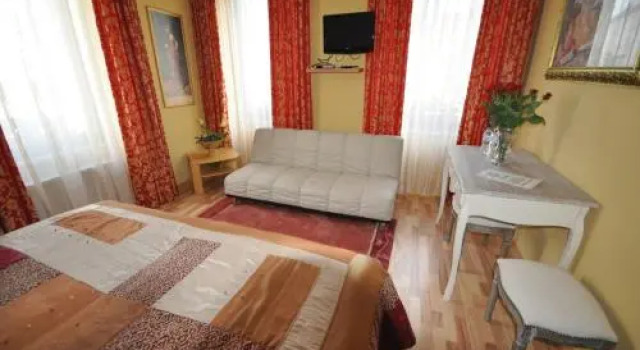 Hotel Restaurant "Athen", Забронировать Отель Мюнстермайфельд Мозель - Германия