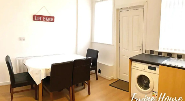 Коттедж с 2 комнатами Leigh 2-Bedroom House Near Haydock & Wigan